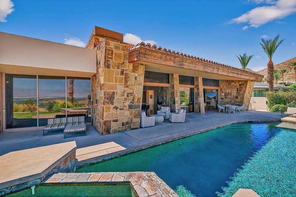 Property Photo: 9 Rockcrest CA 92270