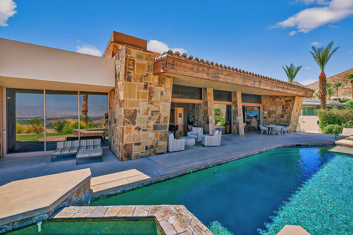 Property Photo: 9 Rockcrest CA 92270