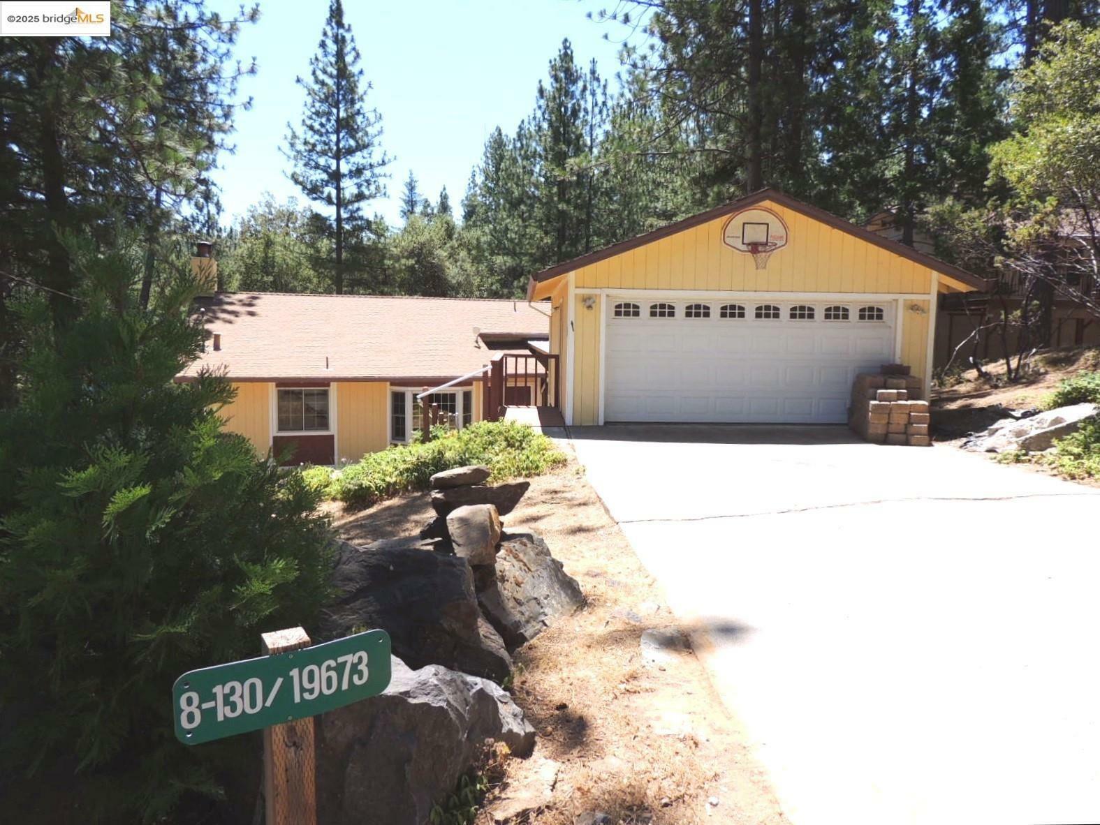 Property Photo: 19673 Jonny Degnan Ct CA 95321