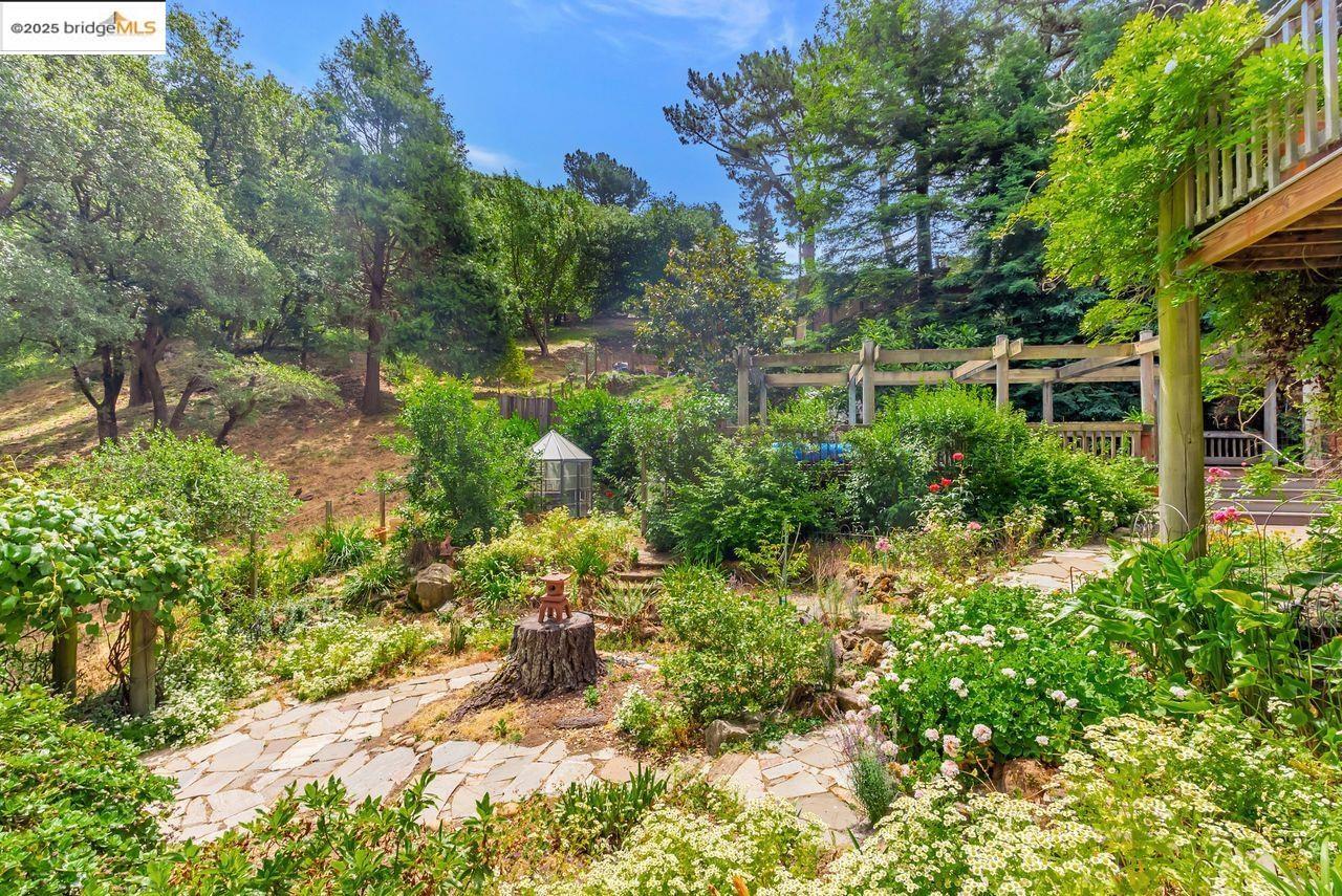 Property Photo: 5950 Grizzly Peak Blvd CA 94611