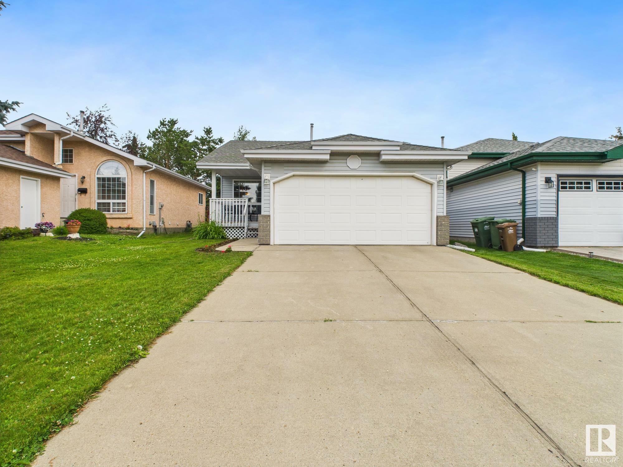 Property Photo:  35 Delage Crescent  AB T8N 6J5 