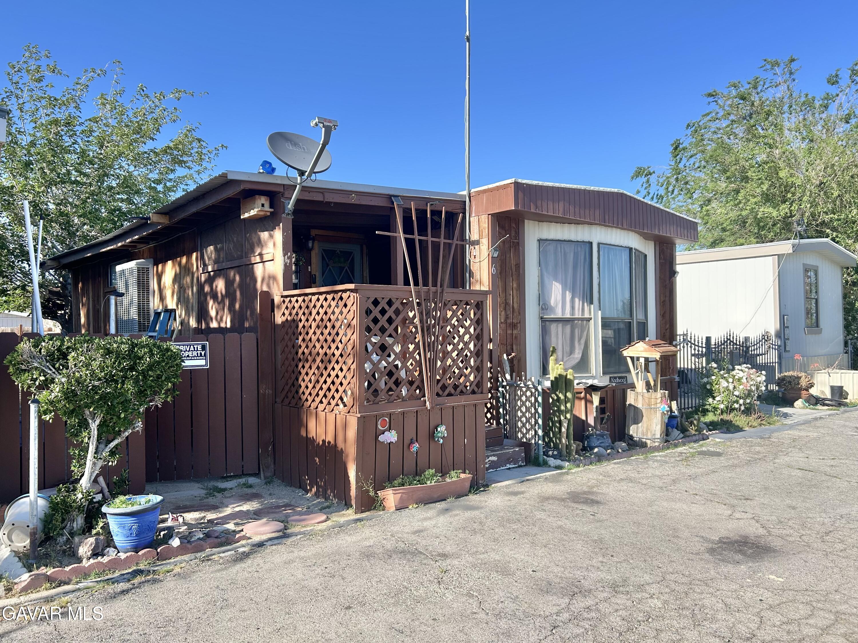 Property Photo:  470 W 20th Street 6  CA 93560 