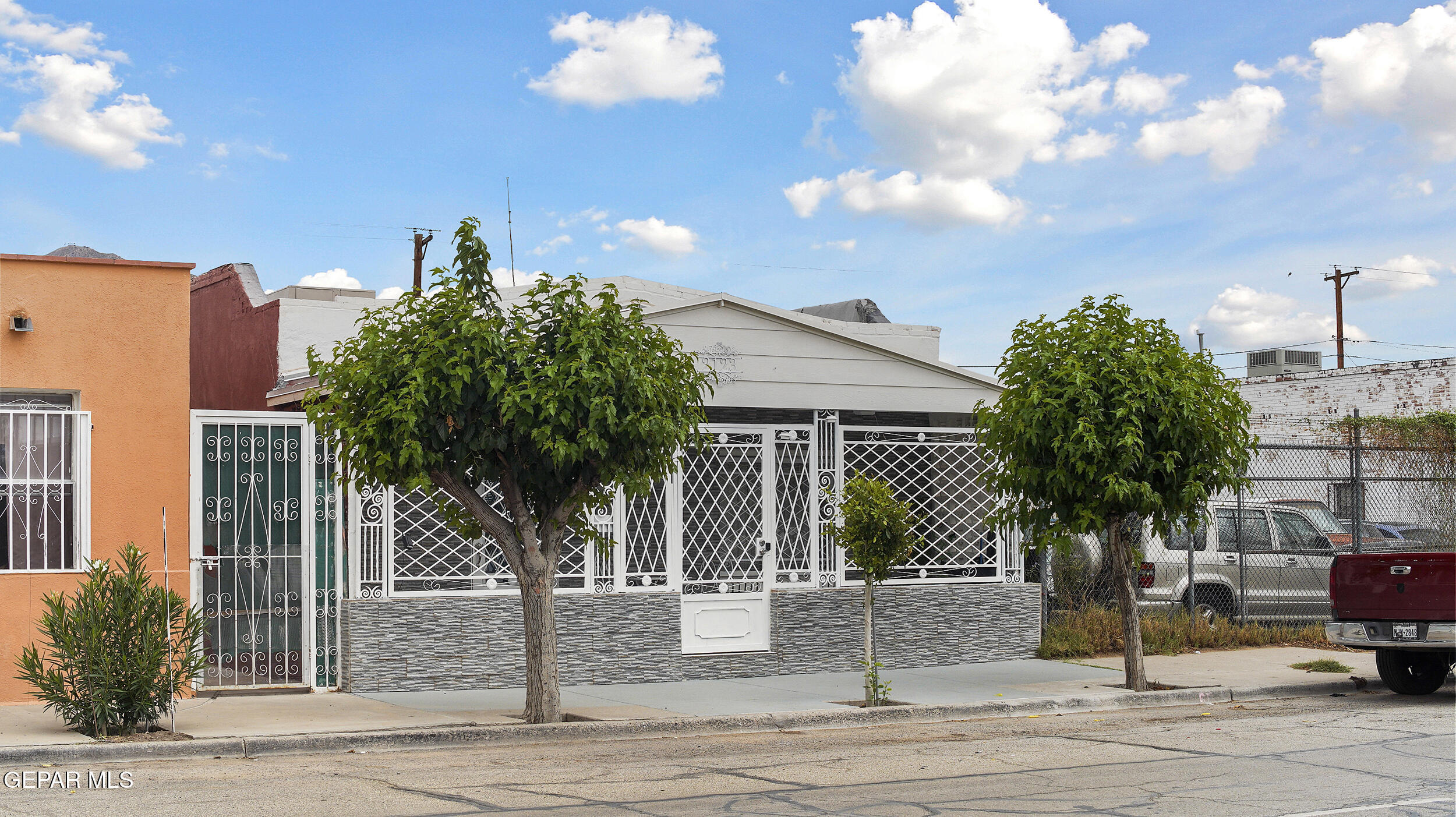Property Photo:  2123 Magoffin Avenue  TX 79901 