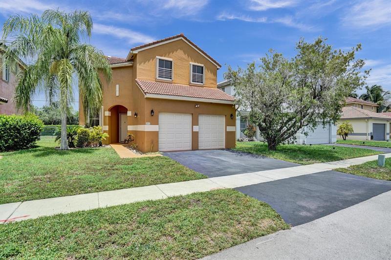 Property Photo: 1851 NW 184th Ter FL 33029