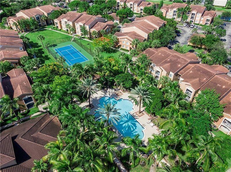 Property Photo: 7970 N Nob Hill Rd 5-306 FL 33321