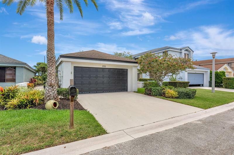 Property Photo: 1931 NW 34th Ave FL 33066