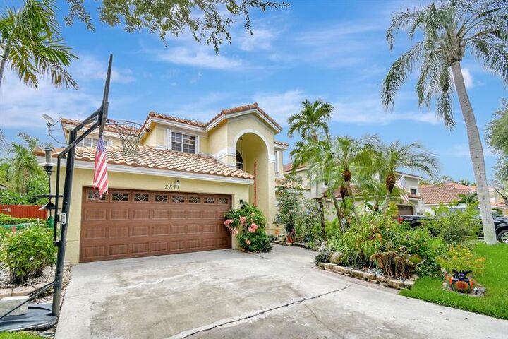 Property Photo:  2811 Montevideo Ave  FL 33026 