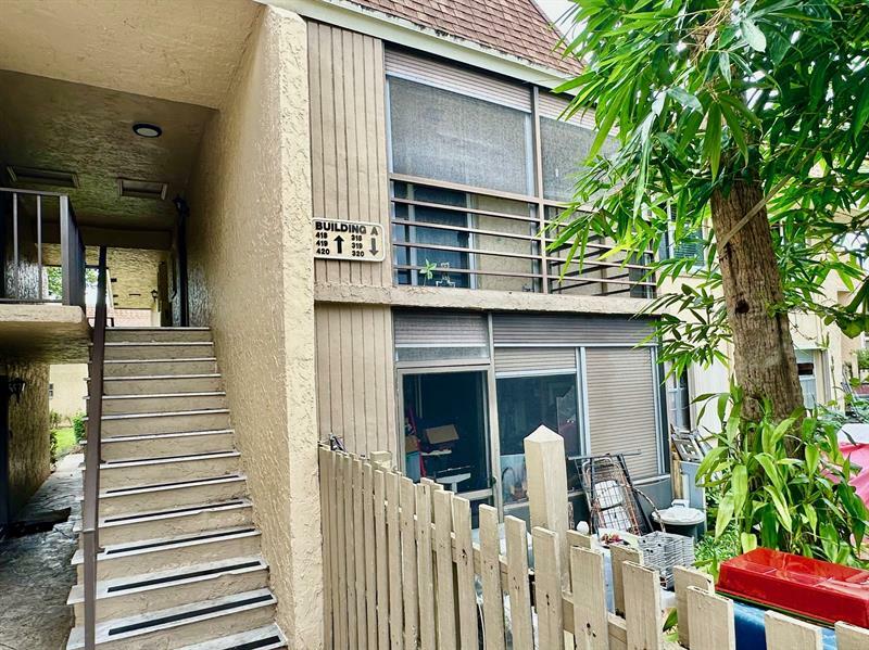 Property Photo: 1301 NW 12th Ave 418A FL 33486
