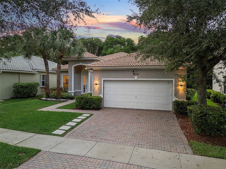 Property Photo:  19397 Stonebrook St  FL 33332 