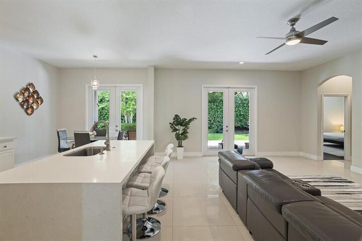 Property Photo:  19397 Stonebrook St  FL 33332 