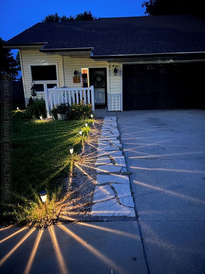 Property Photo: 805 14th St NE 68826