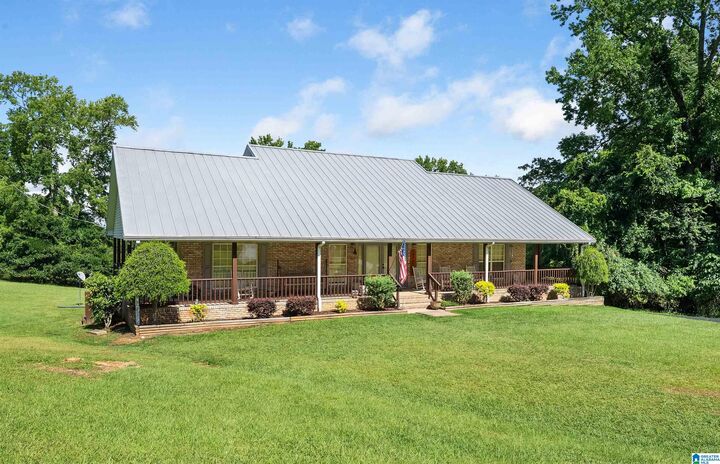 Property Photo:  1733 Mountain View Road  AL 35146 
