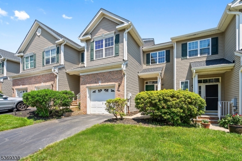 Property Photo: 33 Kennedy Ct NJ 08540