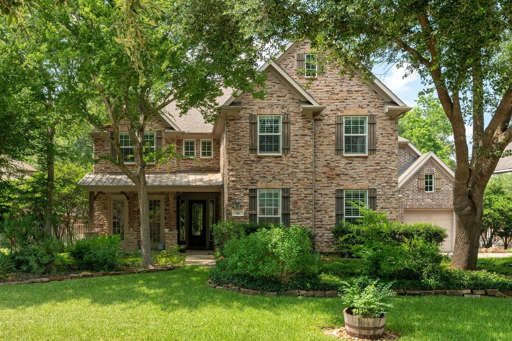 Property Photo: 86 S Beech Springs Circle TX 77389
