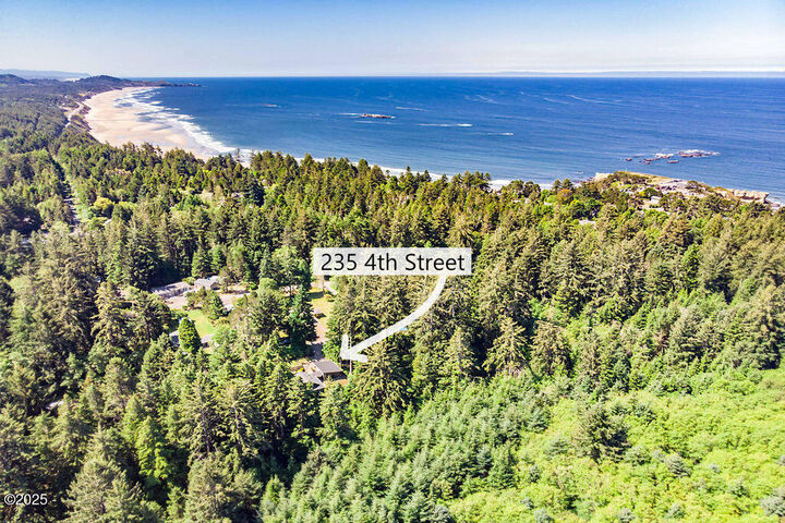 Property Photo: 235 4th Street OR 97369