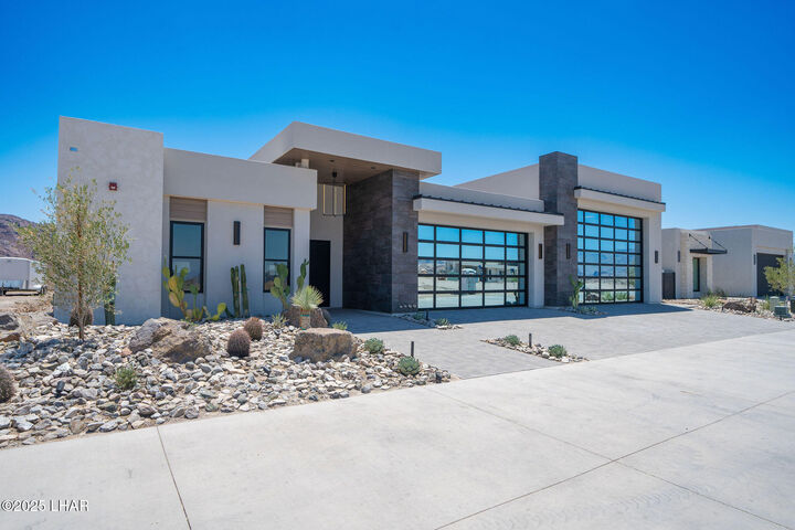 Property Photo:  2556 Flat Irons Ln  AZ 86403 