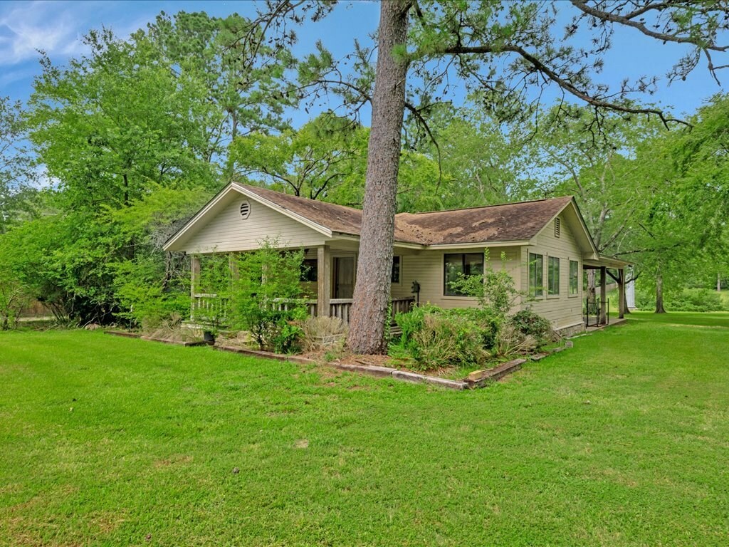 Property Photo:  2104 Brentwood Drive  TX 75901 