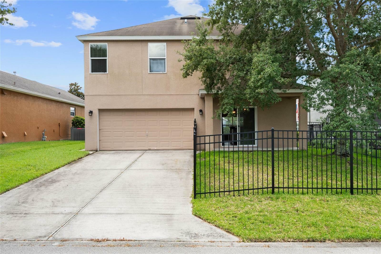 Property Photo: 1030 Bending Oak Trail FL 34787