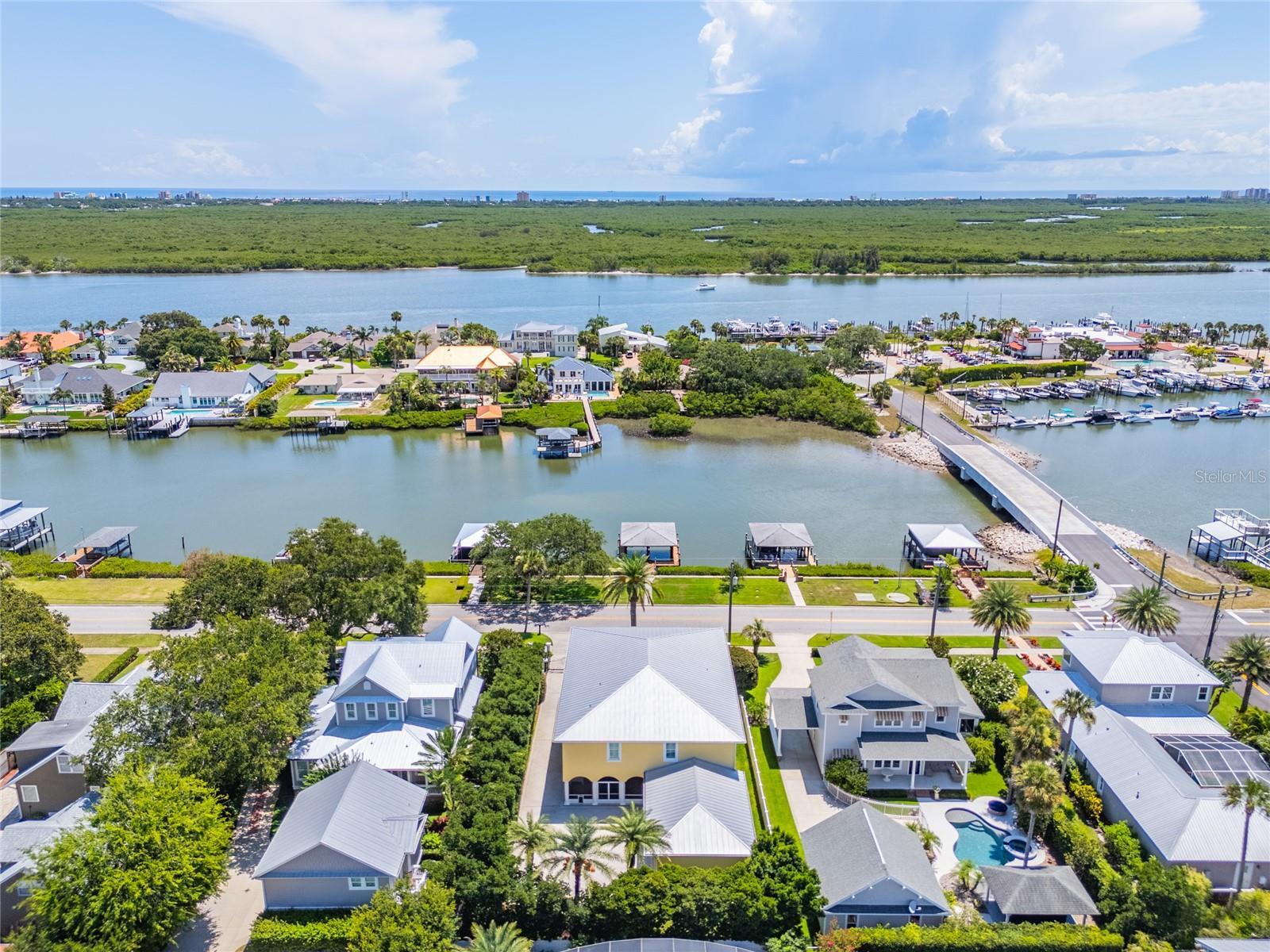 Property Photo:  1212 S Riverside Drive  FL 32168 