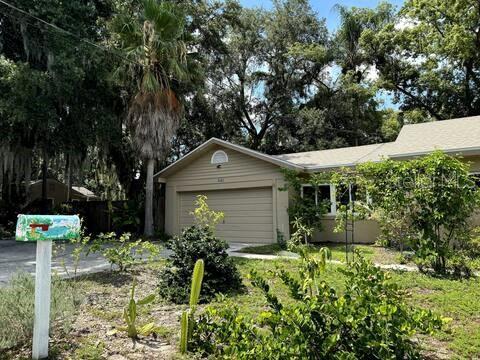 Property Photo: 645 Avenue A NE FL 33881