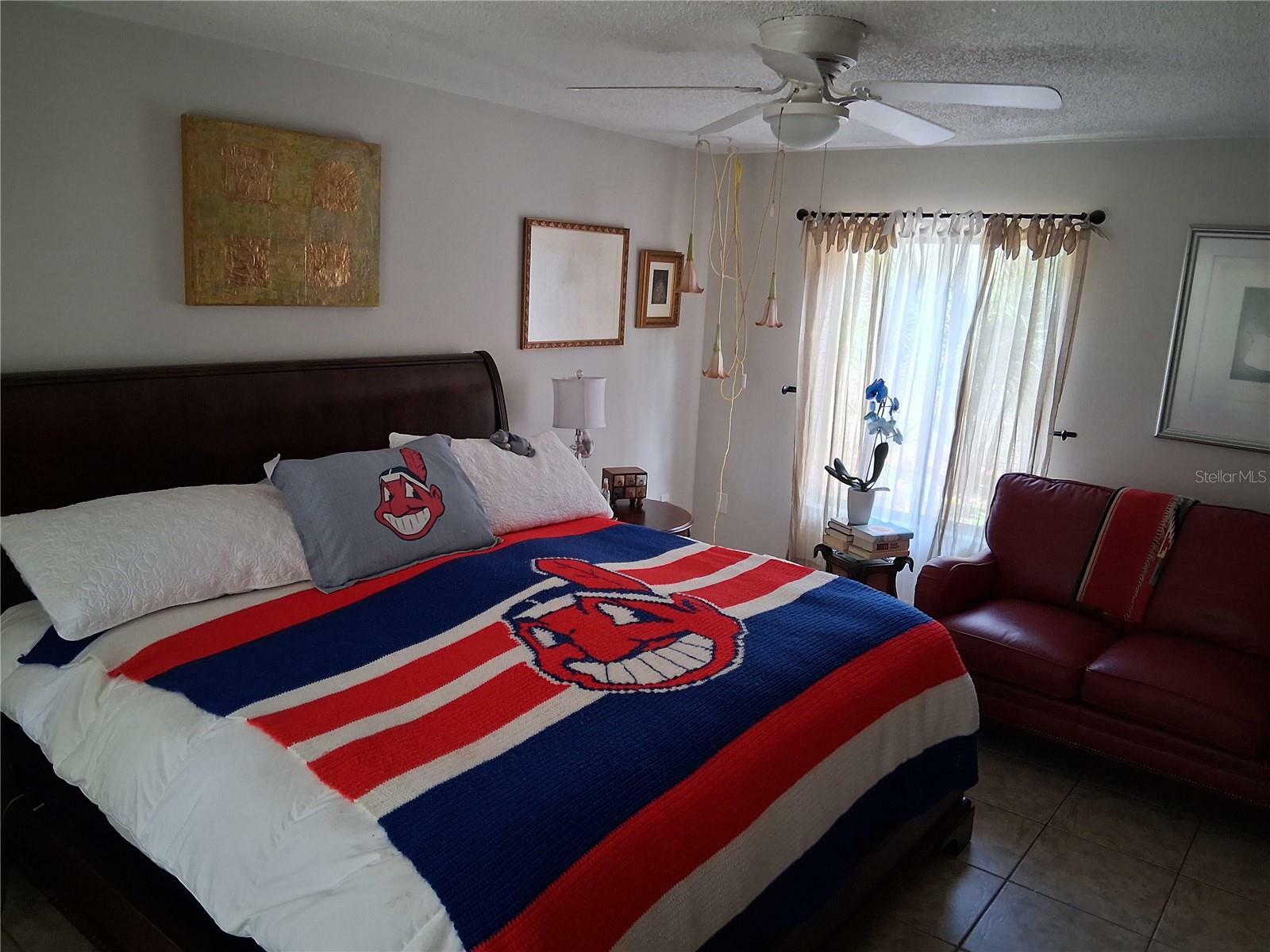 Property Photo: 2411 Quail Ct FL 34209
