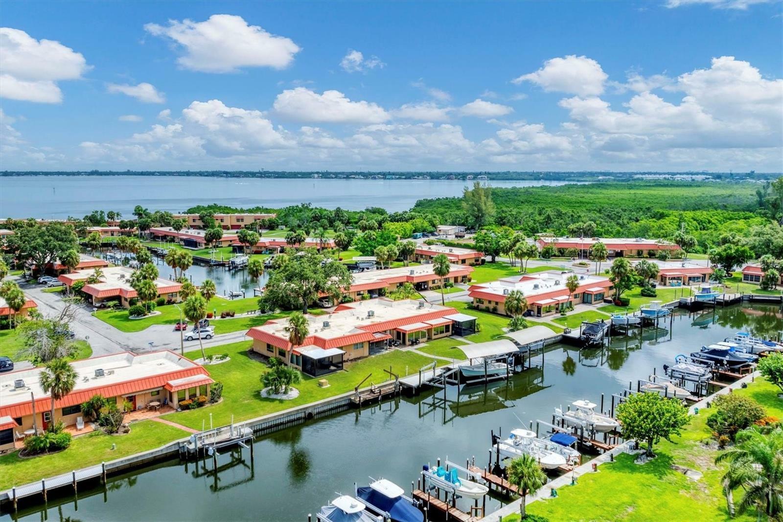 Property Photo:  9519 Valencia Cove  FL 34210 