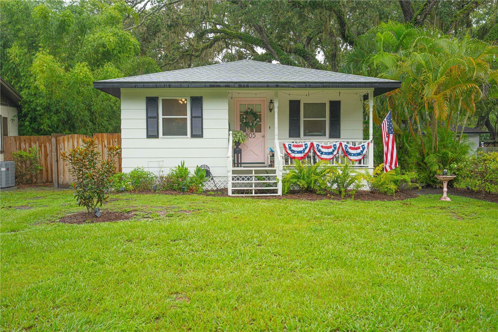 Property Photo: 805 E 20th Street FL 32771