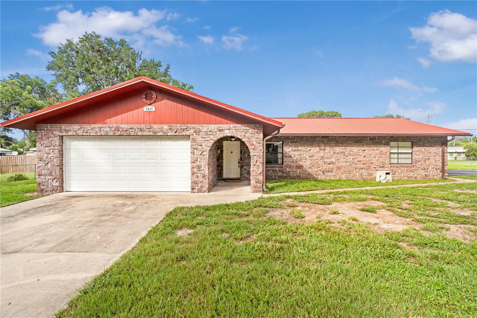 Property Photo:  2047 Cr 446  FL 33538 