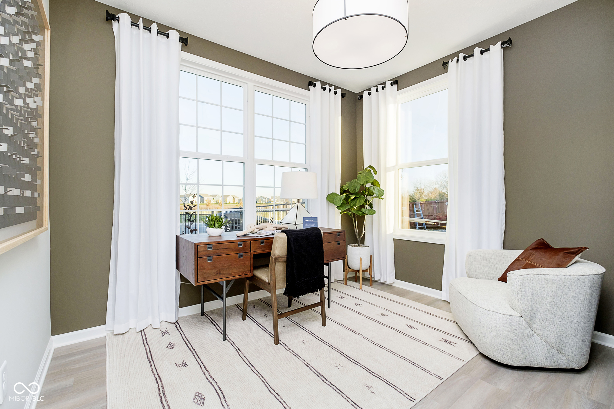 Property Photo: 3222 Promenade Way IN 46112
