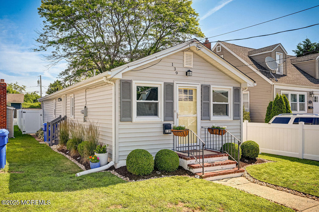 139 Seabreeze Avenue  North Middletown NJ 07748 photo