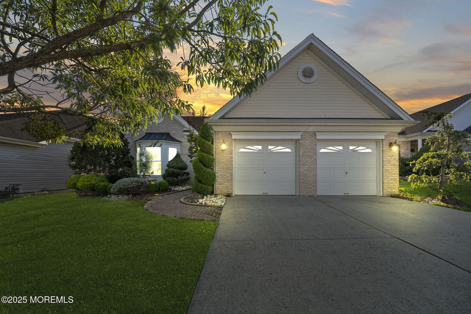 Property Photo:  14 Barton Creek Road  NJ 08527 