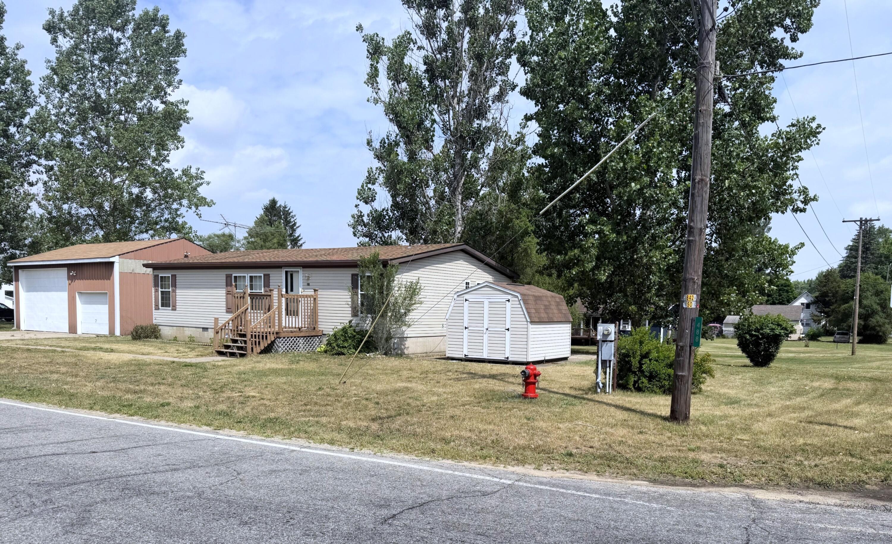 Property Photo: 488 Willow Street MI 49329