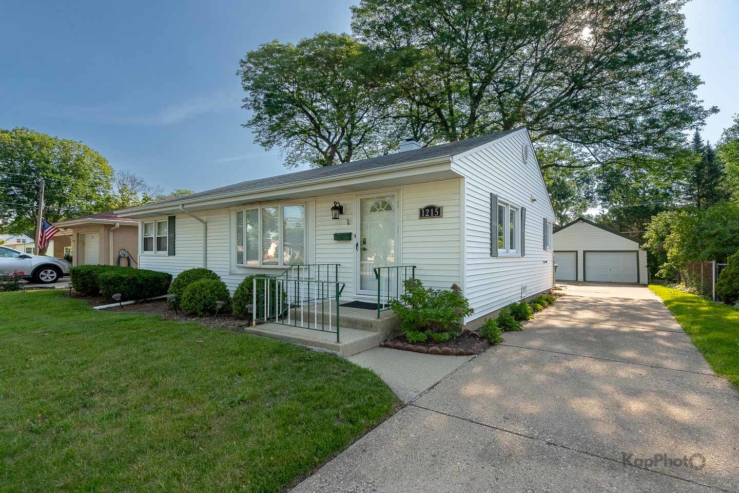 Property Photo: 1215 Webster Lane IL 60018