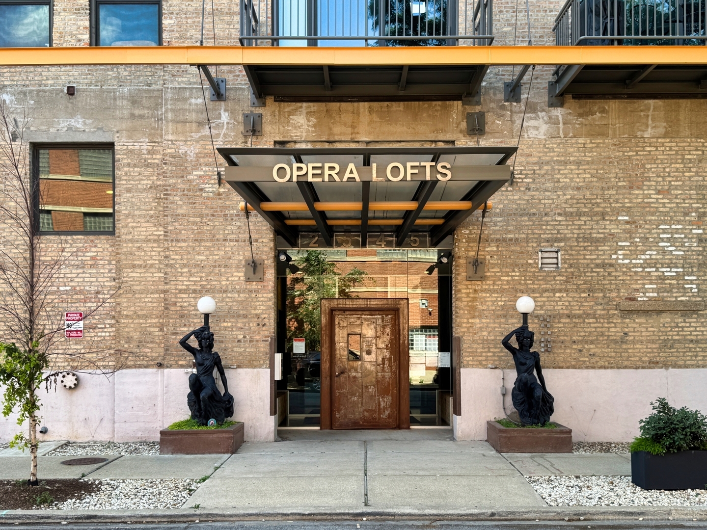 Property Photo: 2545 S Dearborn Street 405 IL 60616