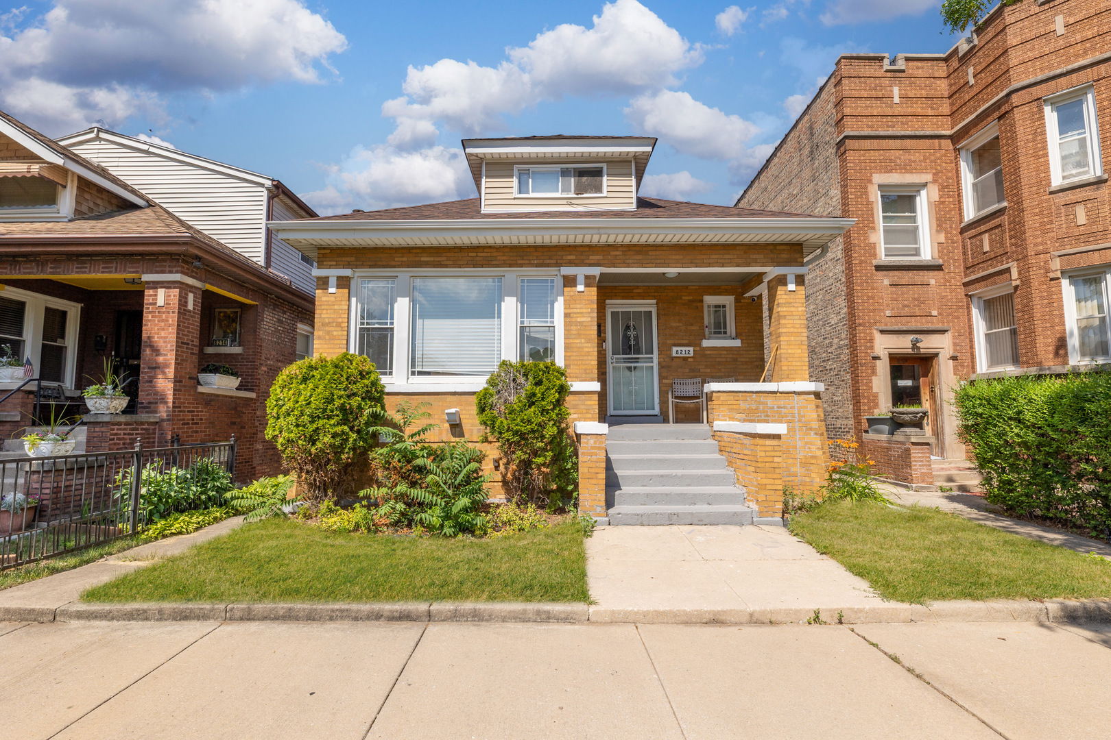 Property Photo: 8212 S Justine Street IL 60620