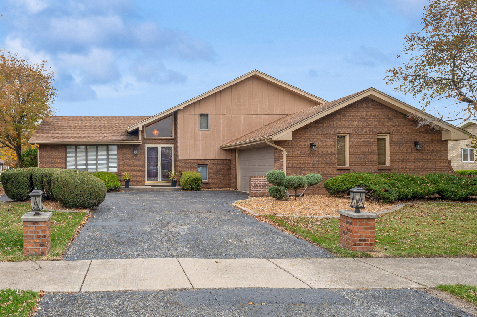 Property Photo: 2210 207th Place IL 60411