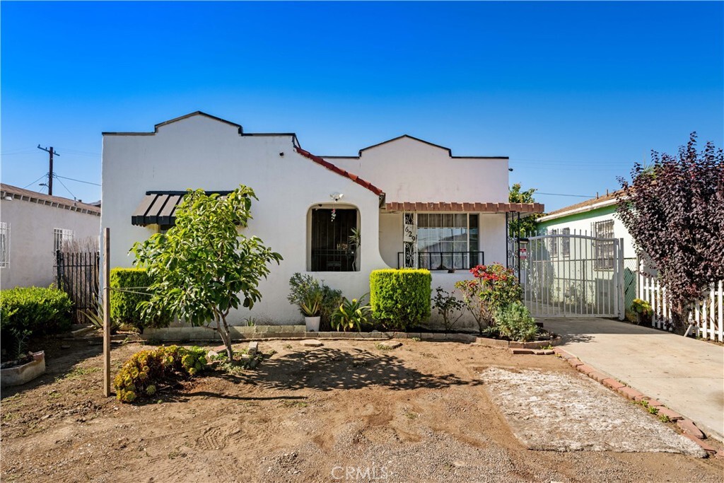 Property Photo: 629 E 93rd Street CA 90002