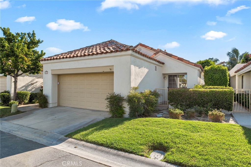 Property Photo: 43791 Calle Las Brisas W CA 92211