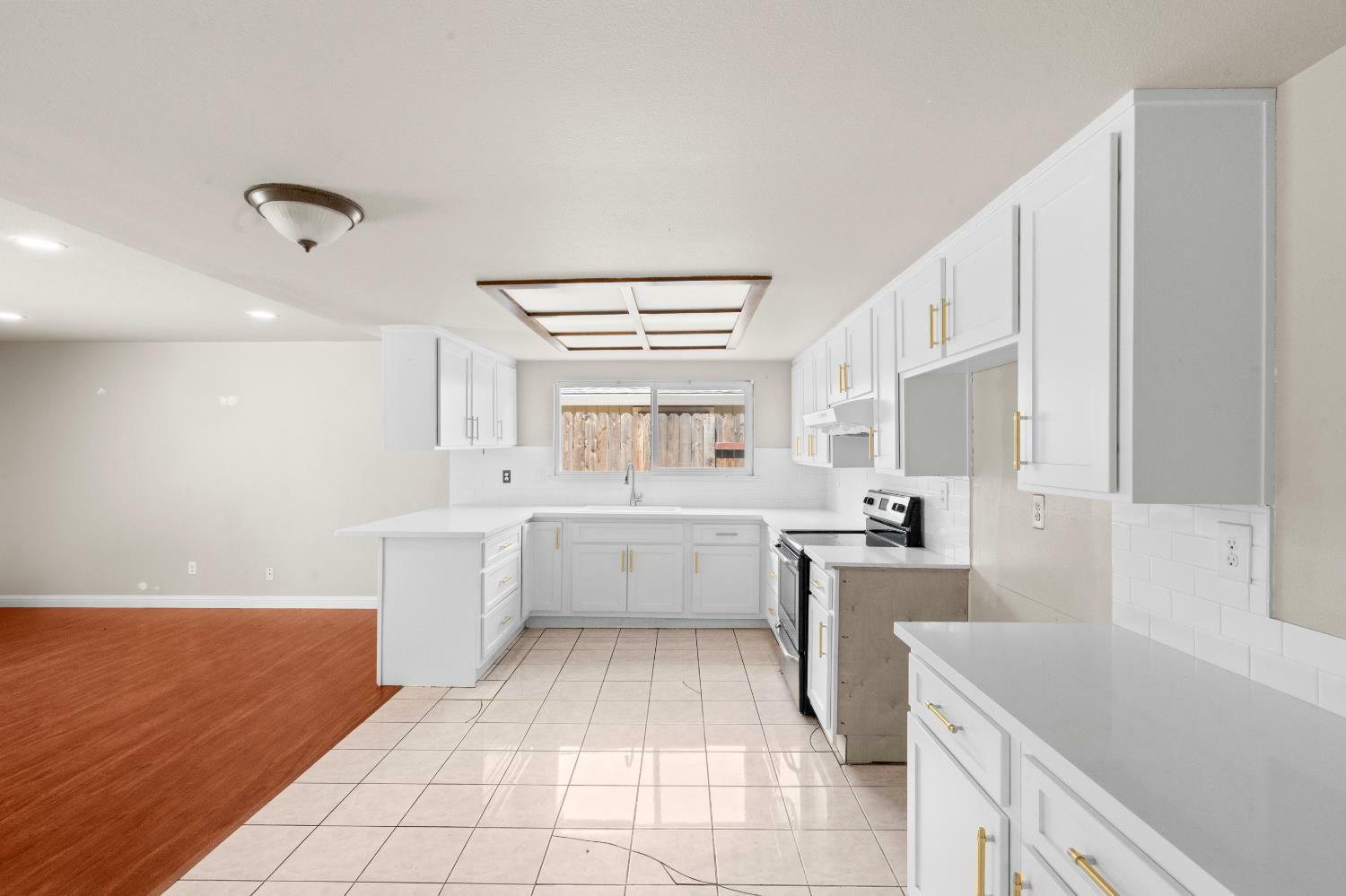 Property Photo: 8216 Essen Way CA 95823