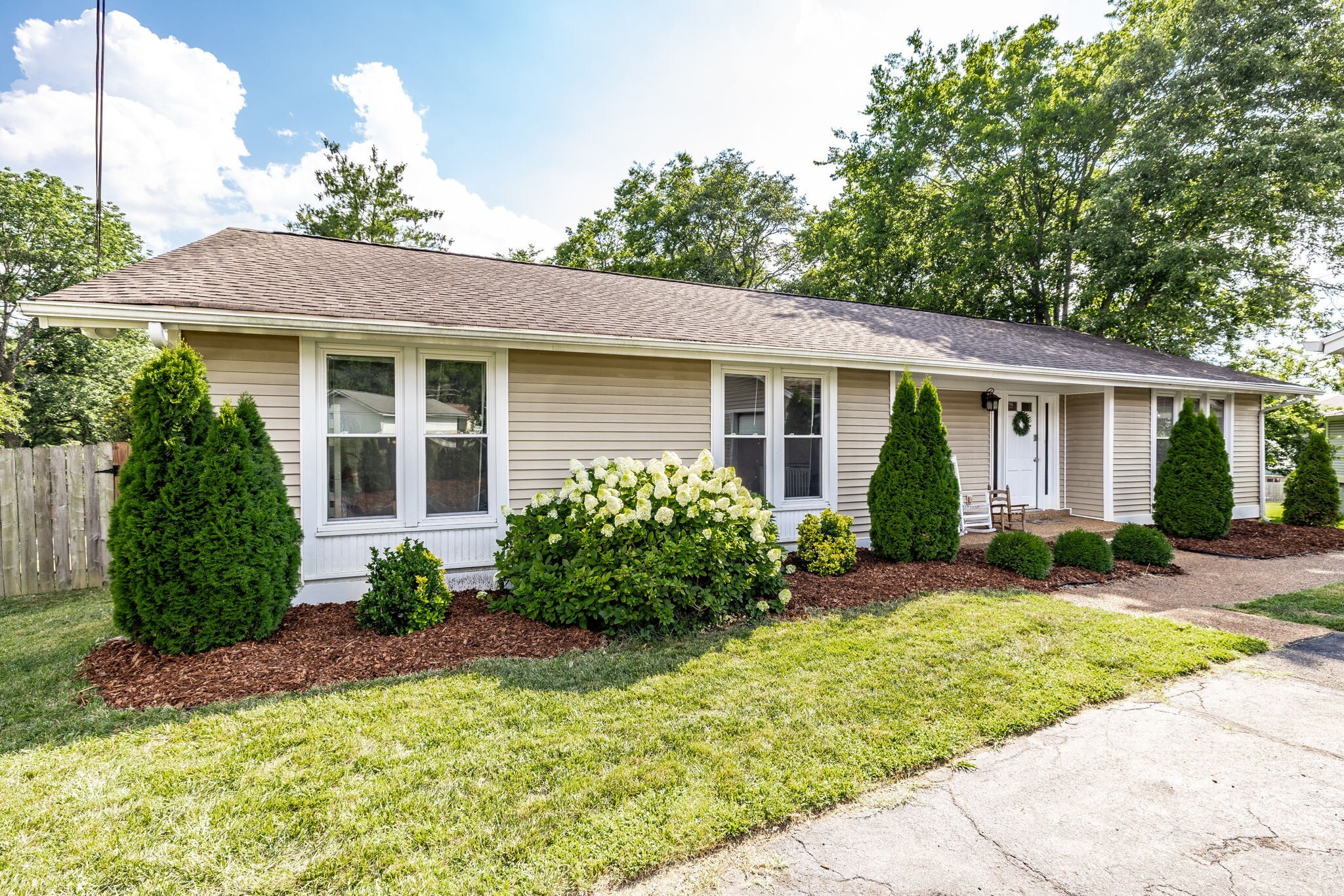 Property Photo: 110 Pico Ct TN 37075