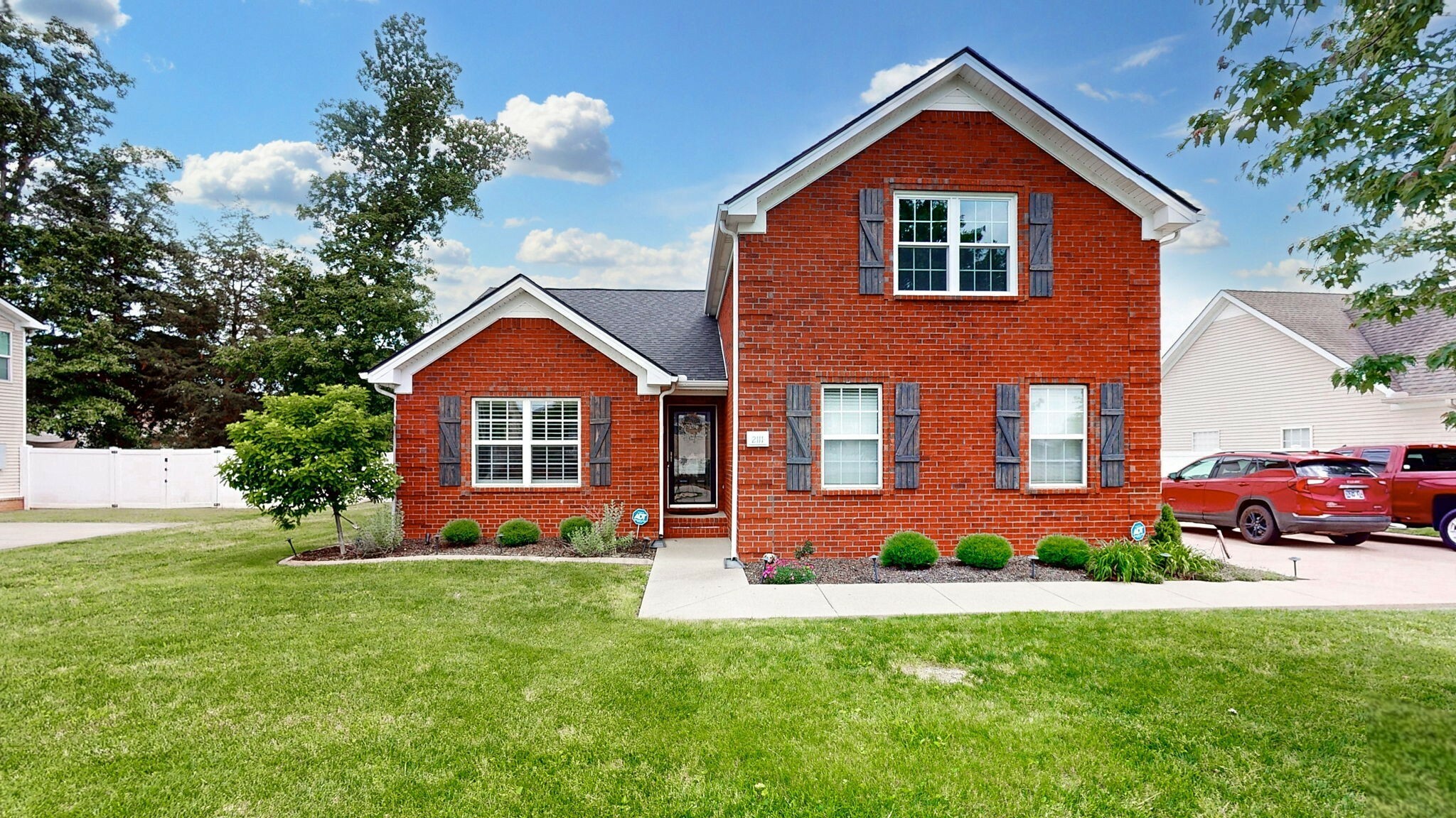 Property Photo: 2111 Saint Andrews Dr TN 37128
