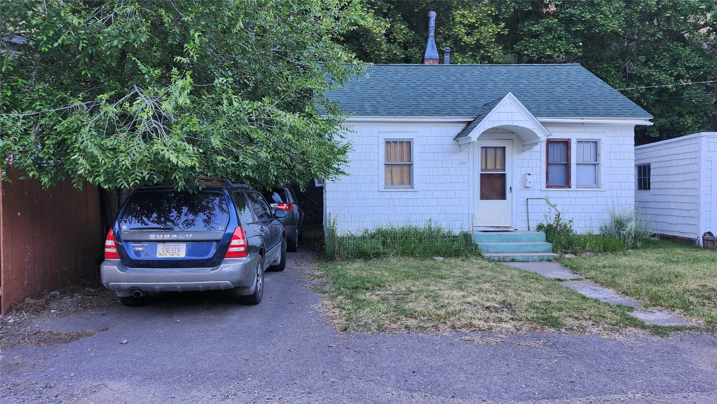 Property Photo: 921 E Beckwith Avenue MT 59801