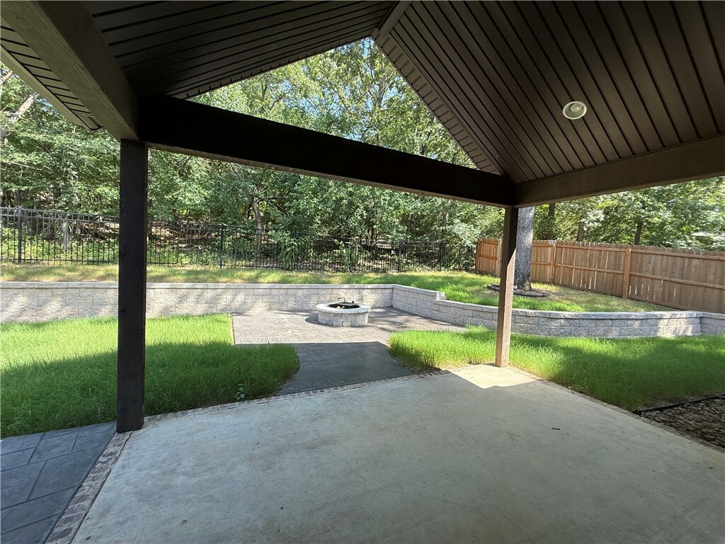 Property Photo: 346 N Ainsley Loop AR 72704