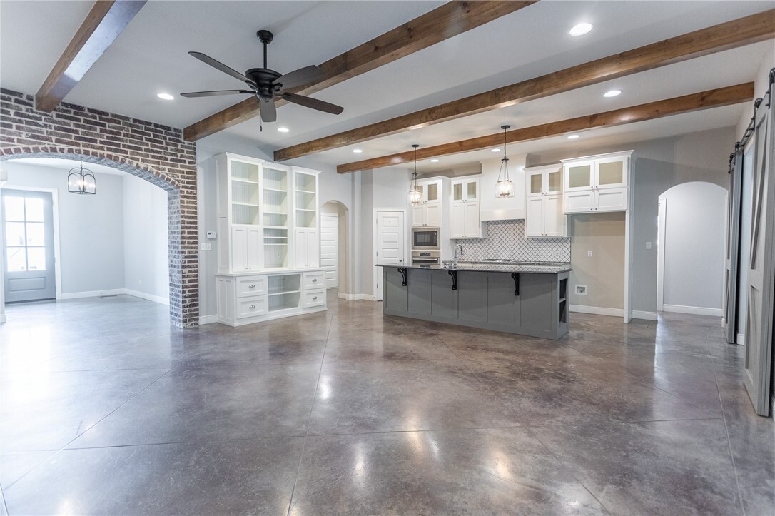 Property Photo:  346 N Ainsley Loop  AR 72704 