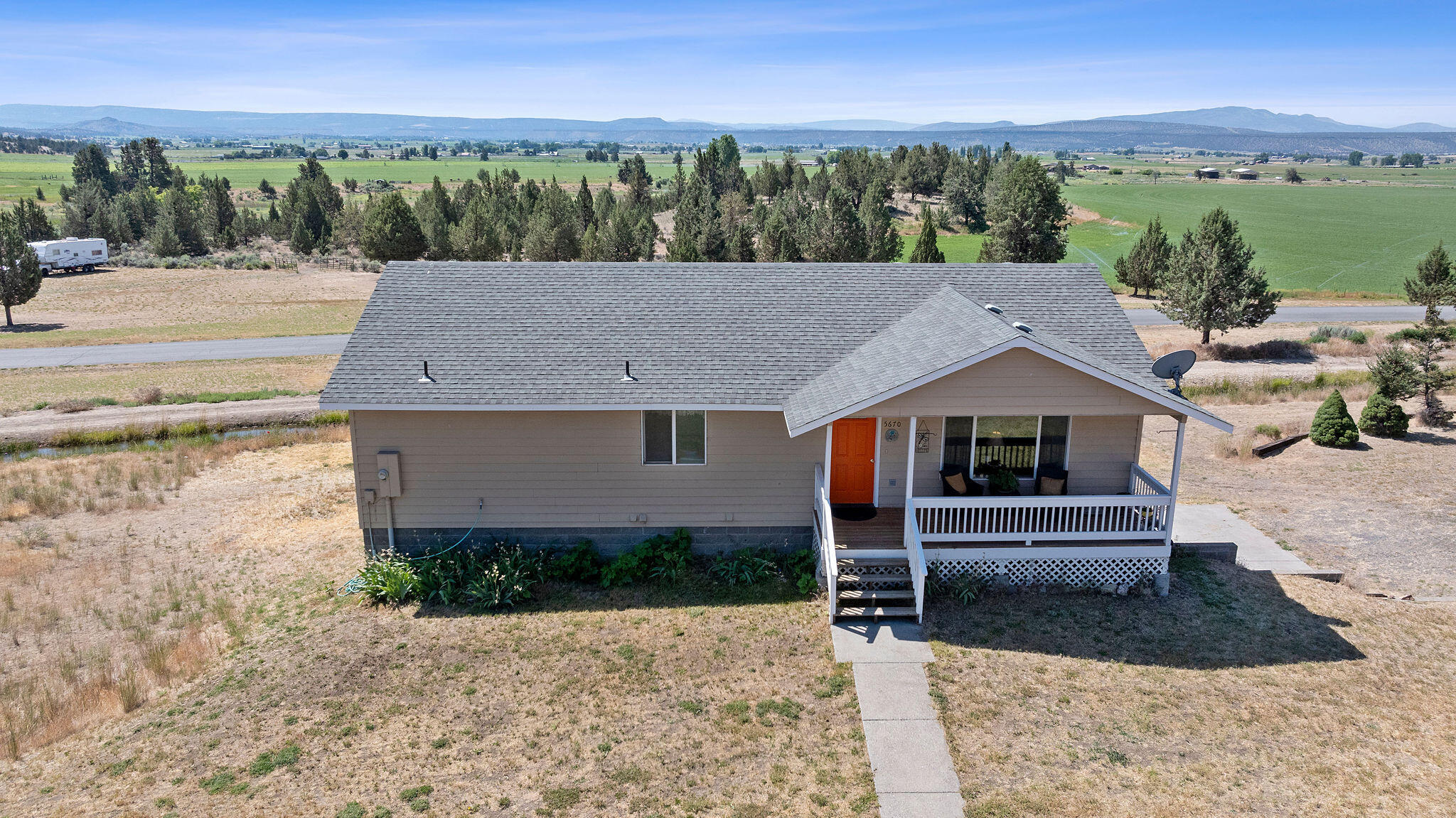 Property Photo: 5670 NW Adams Street OR 97754