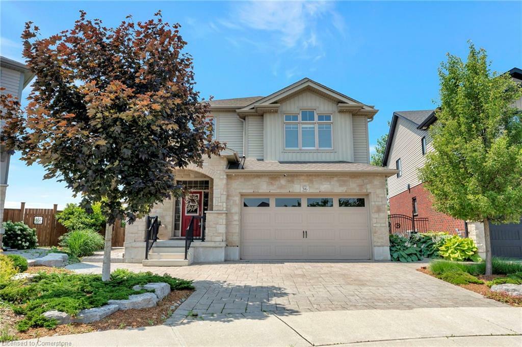 Property Photo: 36 Newcastle Court ON N2R 0G7