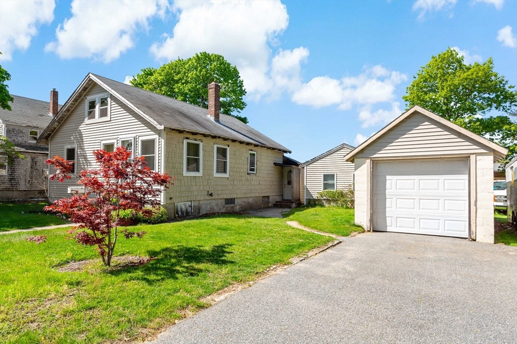 16 Annette Avenue  Falmouth MA 02536 photo