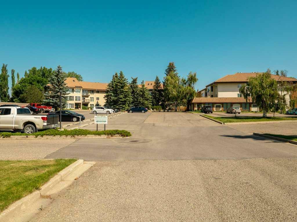 Property Photo: 75 Temple Boulevard W 202 AB T1K 5M2