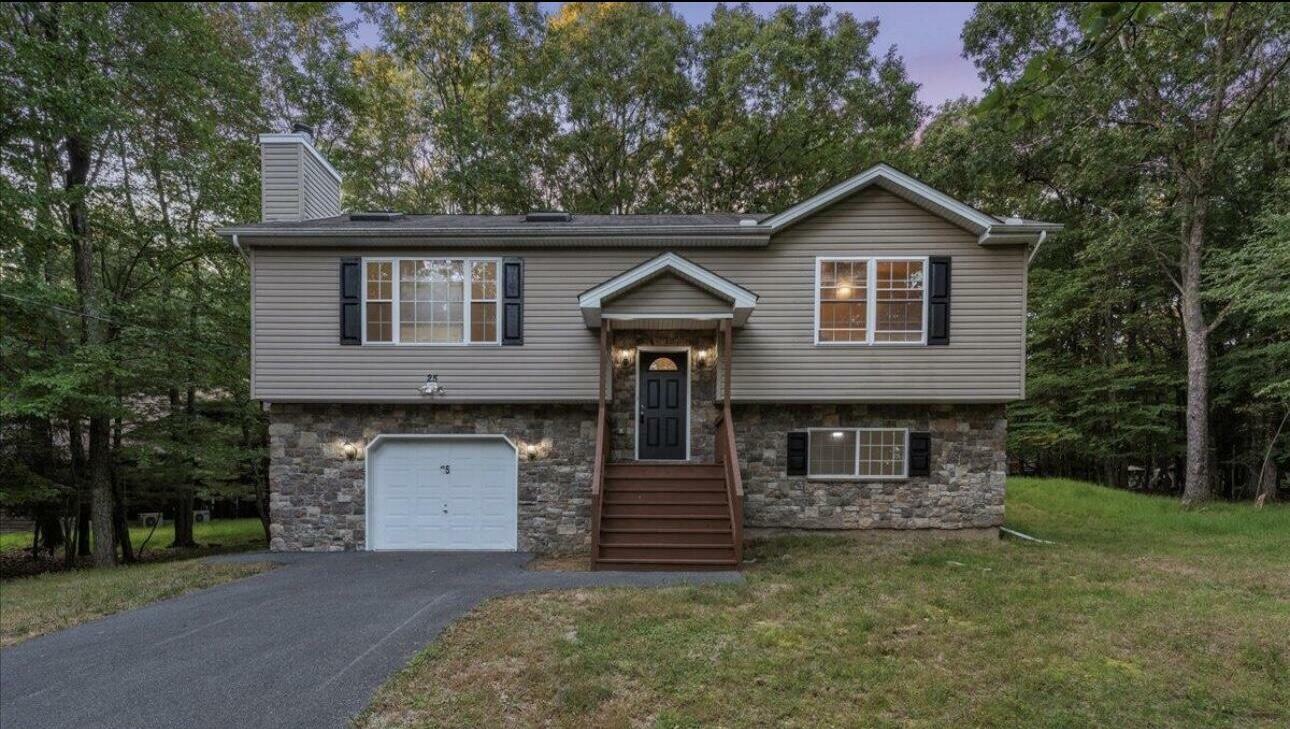 Property Photo: 25 Hunter Lane PA 18210