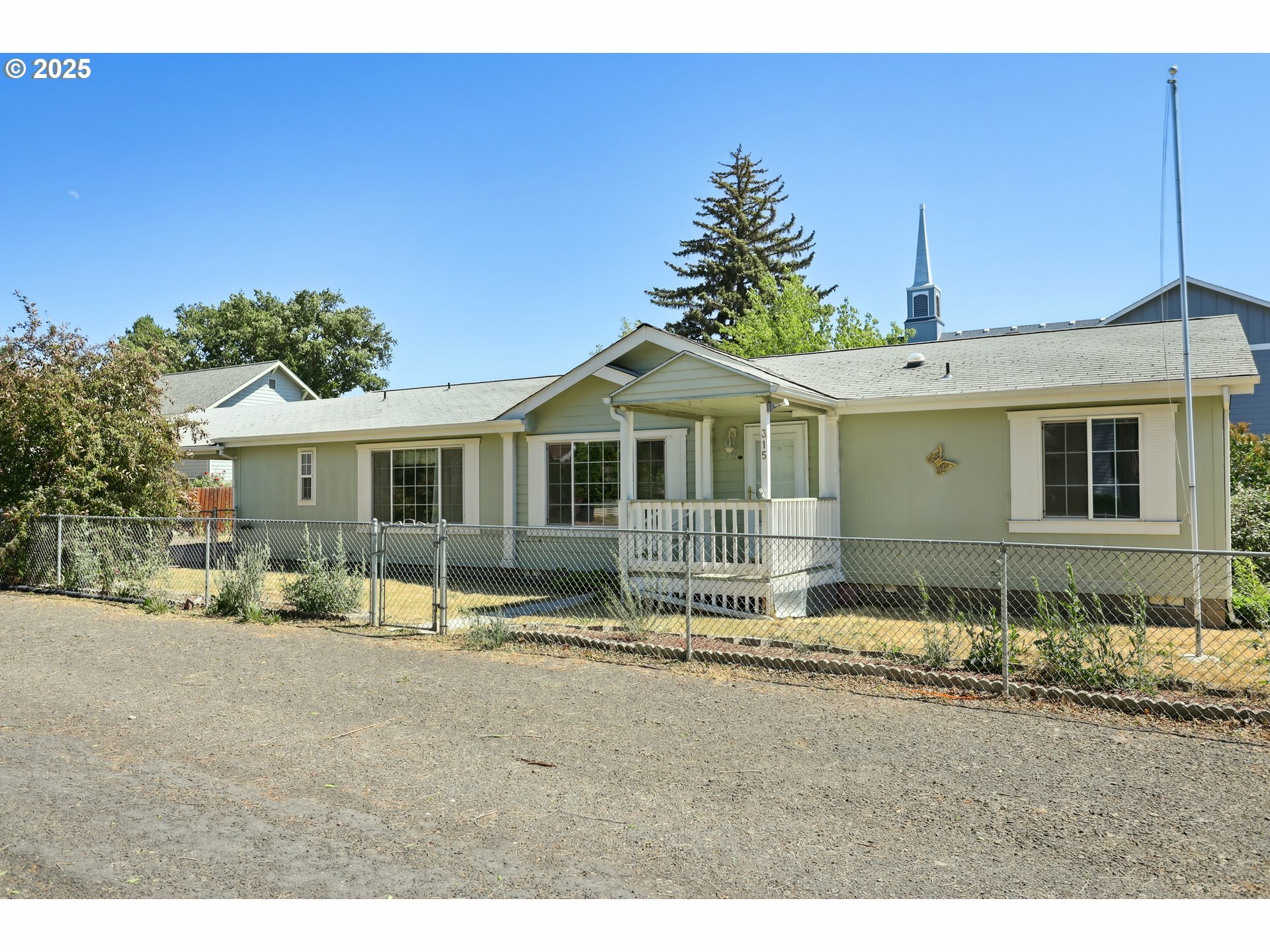 315 NE 3rd St  Dufur OR 97021 photo